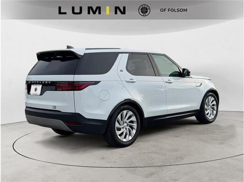 2024 Land Rover Discovery P300 S