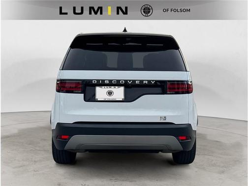 2024 Land Rover Discovery P300 S