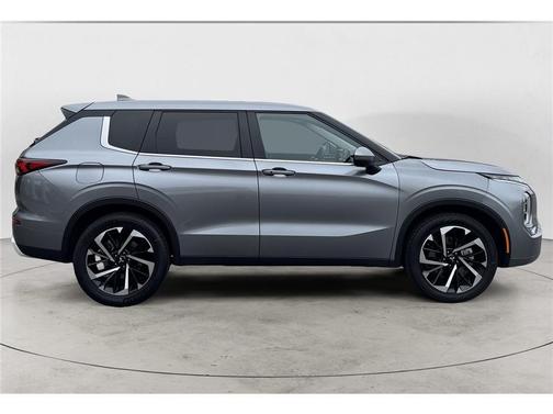 No Color 2024 Mitsubishi Outlander SE