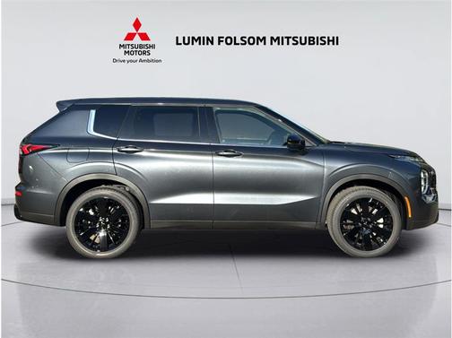 Graphite Gray 2026 Mitsubishi Outlander SP