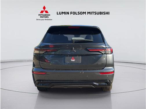 Graphite Gray 2026 Mitsubishi Outlander SP