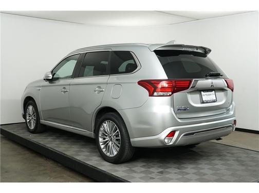 Alloy Silver Metallic 2022 Mitsubishi Outlander PHEV LE