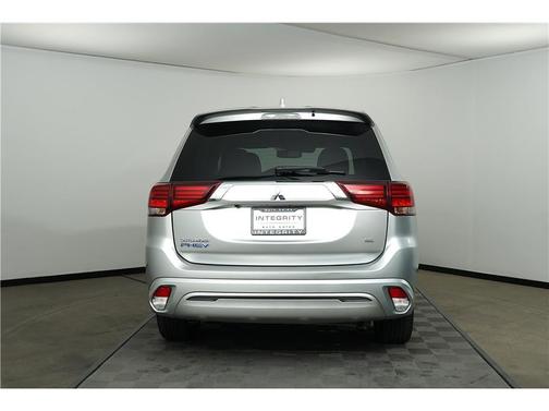 Alloy Silver Metallic 2022 Mitsubishi Outlander PHEV LE
