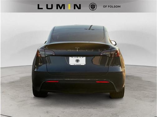 2021 Tesla Model Y Standard Range Rear-Wheel Drive