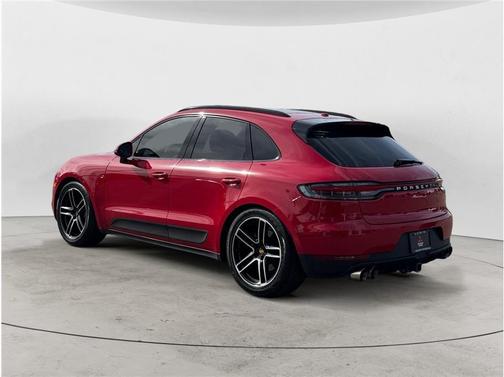 Carmine Red 2021 Porsche Macan Macan Sport Edition