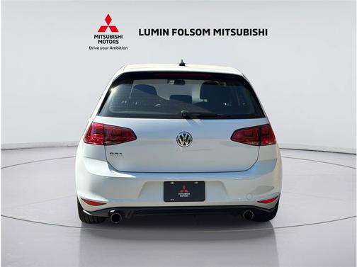 Pure White 2016 Volkswagen Golf GTI 2.0T SE 4-Door