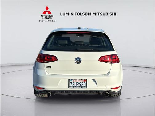 Pure White 2016 Volkswagen Golf GTI 2.0T SE 4-Door