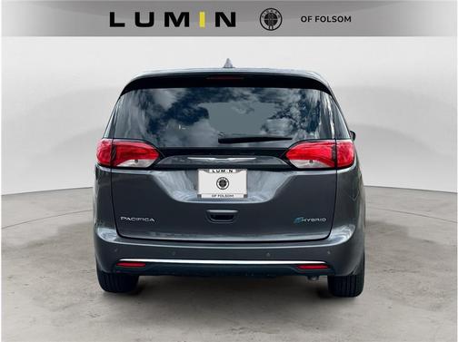 2018 Chrysler Pacifica Hybrid Touring Plus