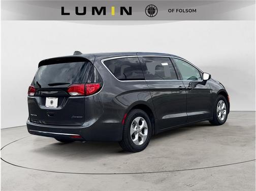 2018 Chrysler Pacifica Hybrid Touring Plus
