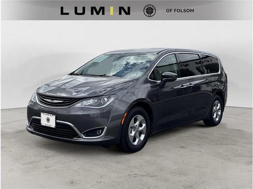 2018 Chrysler Pacifica Hybrid Touring Plus