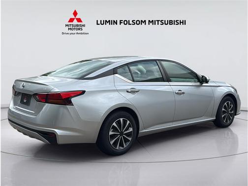 Silver 2022 Nissan Altima S FWD