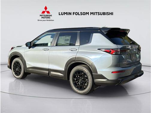 Moonstone Gray Metallic/Black Roof 2026 Mitsubishi Outlander Trail Edition S-AWC