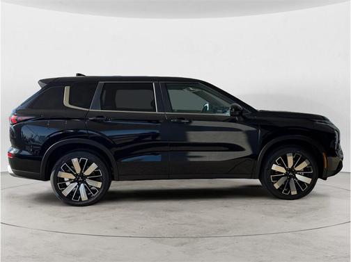 2026 Mitsubishi Outlander ES Sport Utility 4D