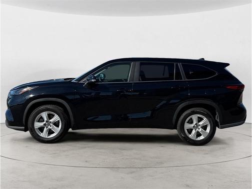 Midnight Black Metallic 2023 Toyota Highlander LE