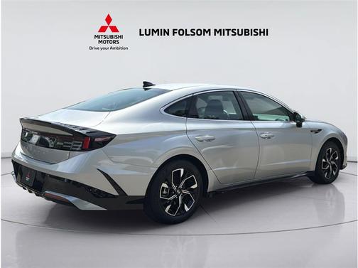 Aero Silver 2025 Hyundai SONATA SEL