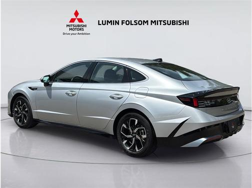 Aero Silver 2025 Hyundai SONATA SEL