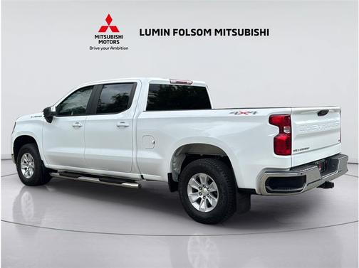 Summit White 2024 Chevrolet Silverado 1500 LT