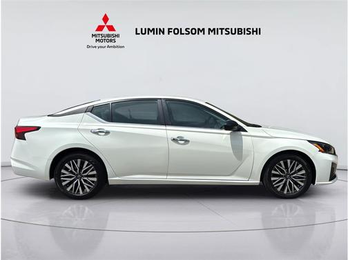 White 2025 Nissan Altima 2.5 SV