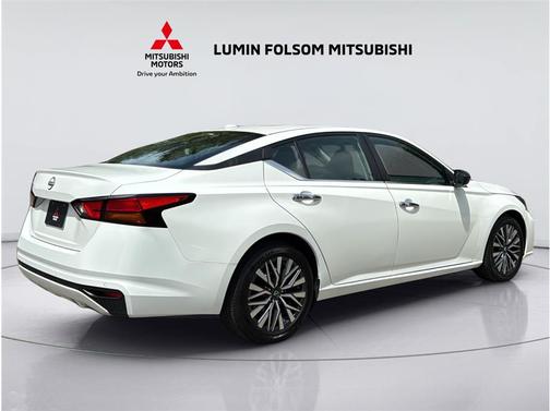 White 2025 Nissan Altima 2.5 SV