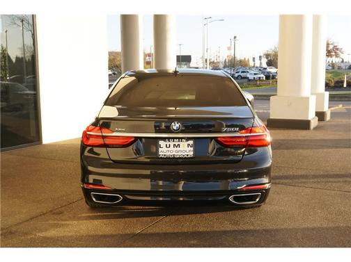 2018 BMW 750 i xDrive