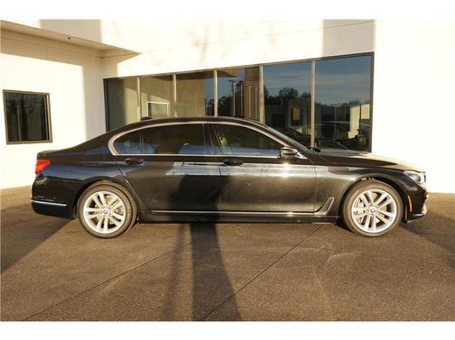 2018 BMW 750 i xDrive