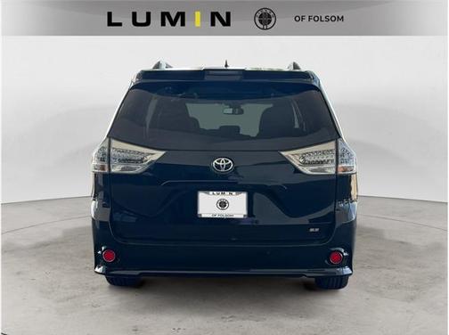 2020 Toyota Sienna SE