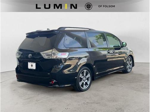 2020 Toyota Sienna SE