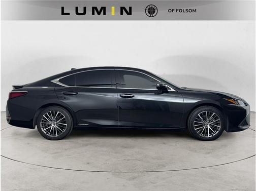 2022 Lexus ES 300h Base