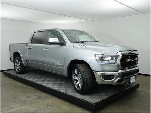 Photo 2 of 32 of 2020 RAM 1500 Laramie