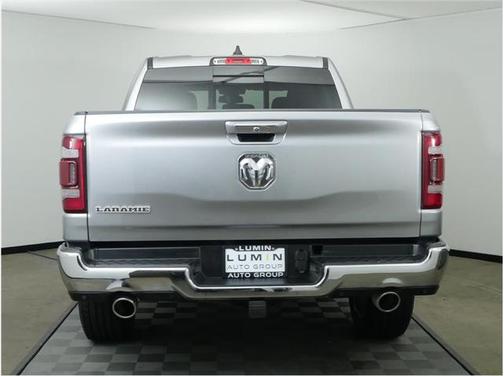 Photo 5 of 32 of 2020 RAM 1500 Laramie