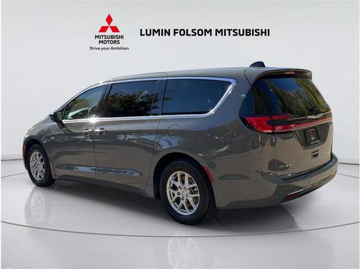 Ceramic Gray Clearcoat 2025 Chrysler Pacifica L