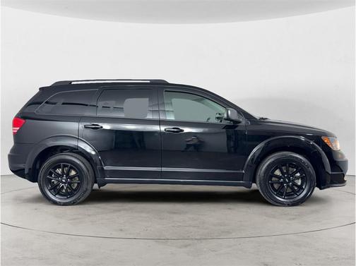 Pitch Black Clearcoat 2020 Dodge Journey SE Value