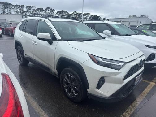 2022 Toyota RAV4 Hybrid XLE Premium