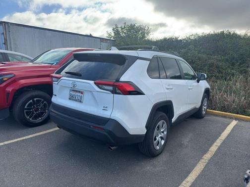 2021 Toyota RAV4 LE