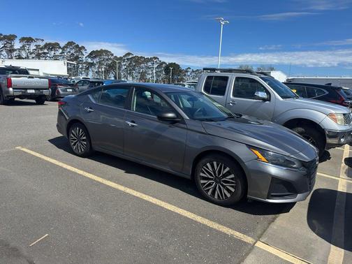 Gun Metallic 2024 Nissan Altima 2.5 SV