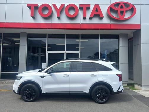 Glacial White Pearl 2023 Kia Sorento S