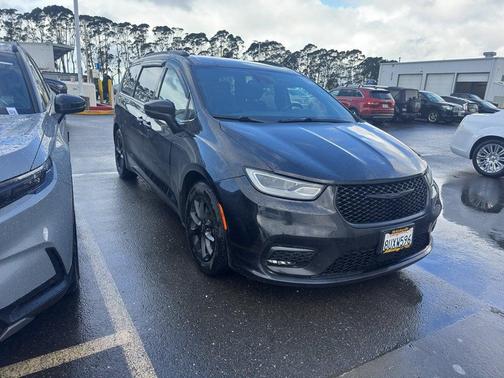 2021 Chrysler Pacifica Touring L