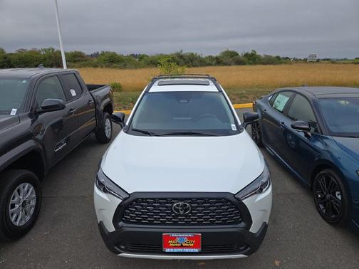 2025 Toyota Corolla Cross LE