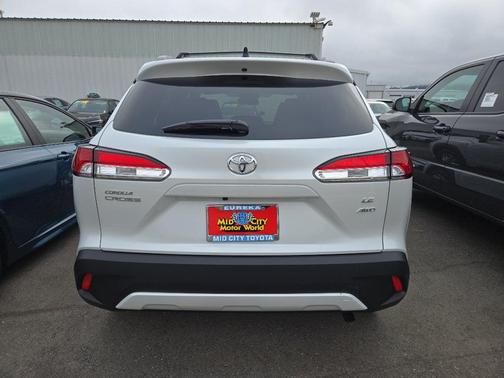2025 Toyota Corolla Cross LE