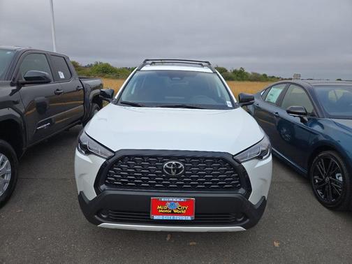 2025 Toyota Corolla Cross LE