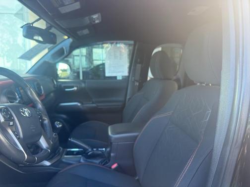 2017 Toyota Tacoma TRD Sport