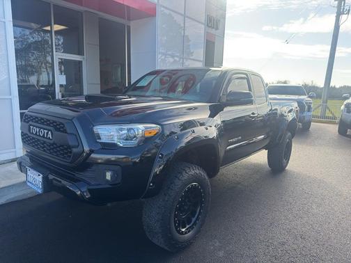 2017 Toyota Tacoma TRD Sport