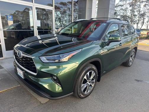 2023 Toyota Highlander Hybrid XLE