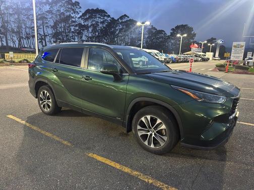 2023 Toyota Highlander Hybrid XLE