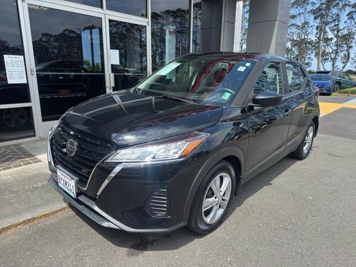 Super Black 2021 Nissan Kicks S