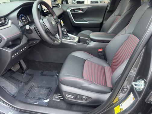 2025 Toyota RAV4 Hybrid SE