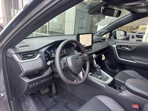 2025 Toyota RAV4 Hybrid SE