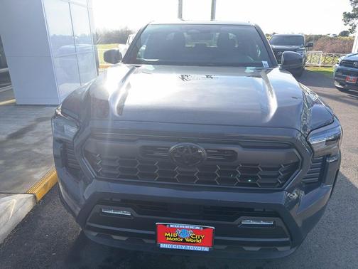 2026 Toyota Tacoma Hybrid TRD Off Road