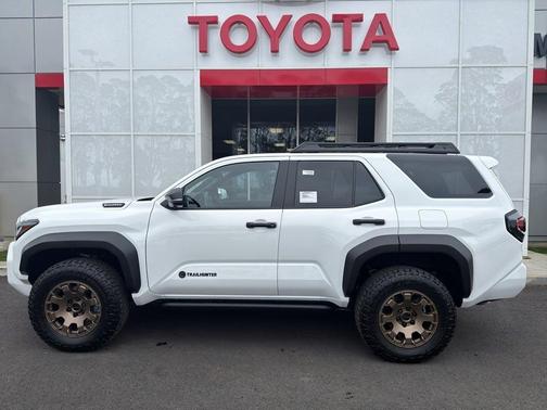 2026 Toyota 4Runner Hybrid Trailhunter