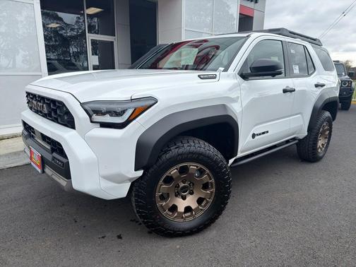 2026 Toyota 4Runner Hybrid Trailhunter